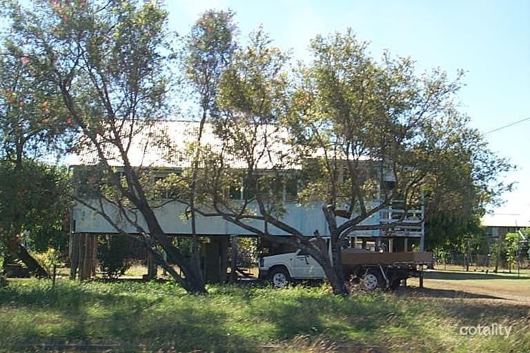 10 Seventh St, Home Hill, QLD 4806