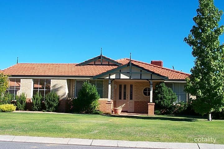 17b Tea Tree Way, Thornlie, WA 6108