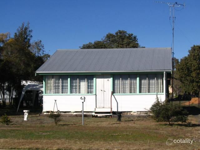 38 Eleanor St, Miles, QLD 4415