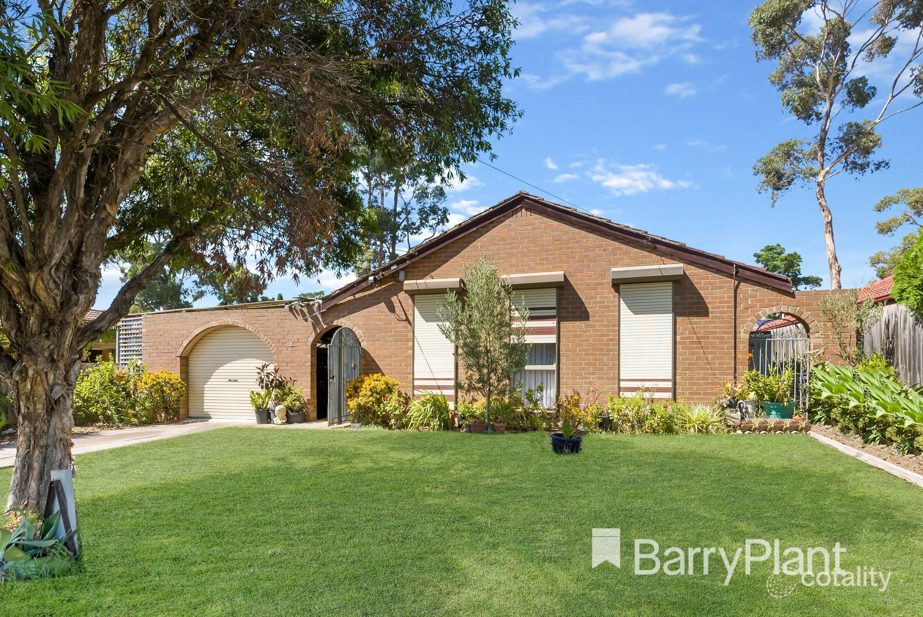 5 Myuna Dr, Kings Park, VIC 3021