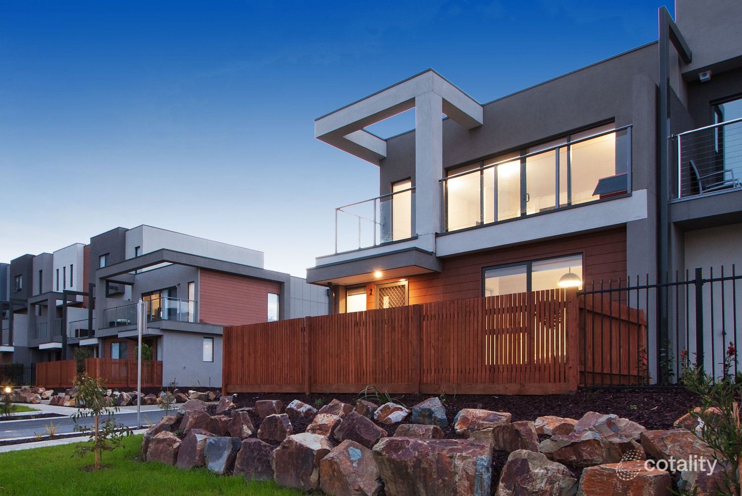 2 English Cl, Mooroolbark, VIC 3138