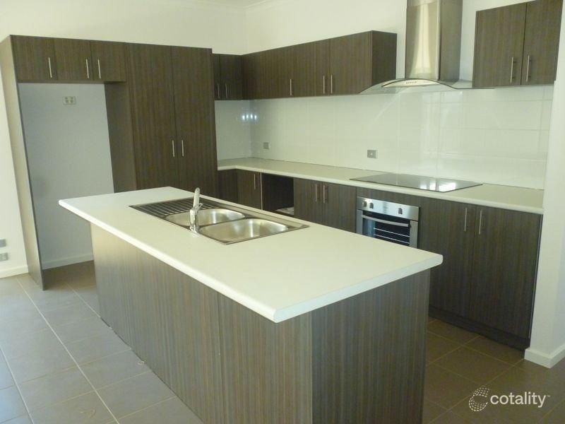 7 Perentie Rd, Baynton, WA 6714