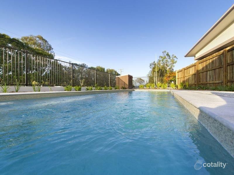 5/4 Kal-Ma-Kuta Dr, Sandstone Point, QLD 4511