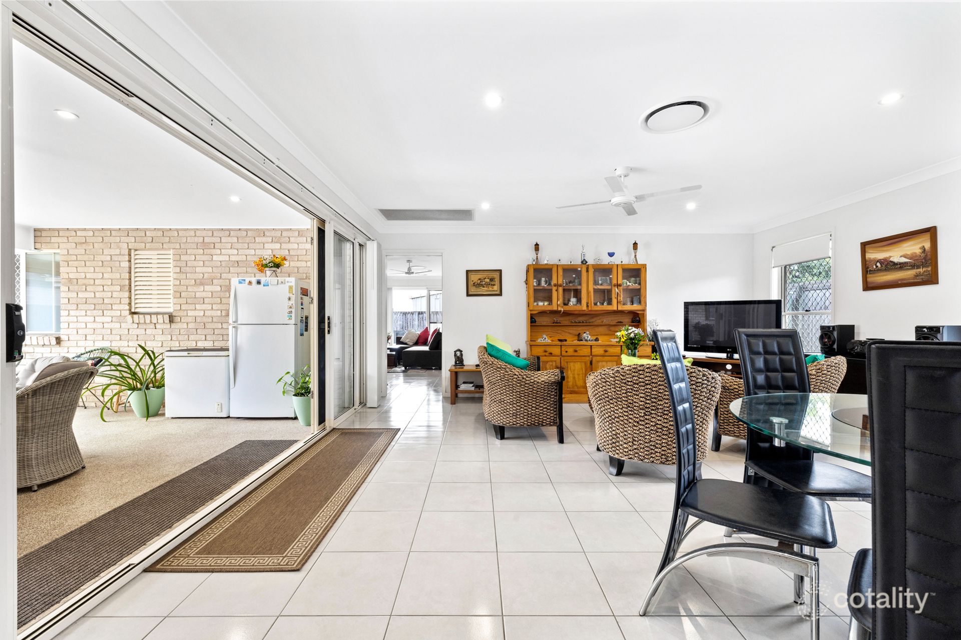 44 Stringybark St, Regents Park, QLD 4118