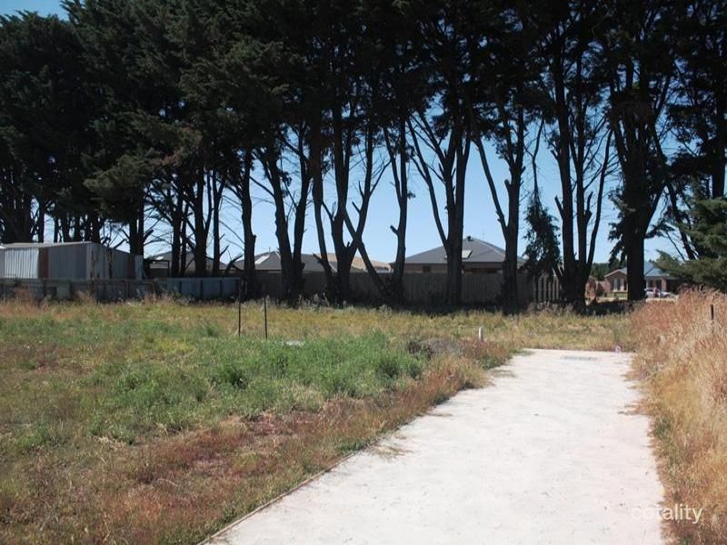 33 Chisholm Dr, Lancefield, VIC 3435