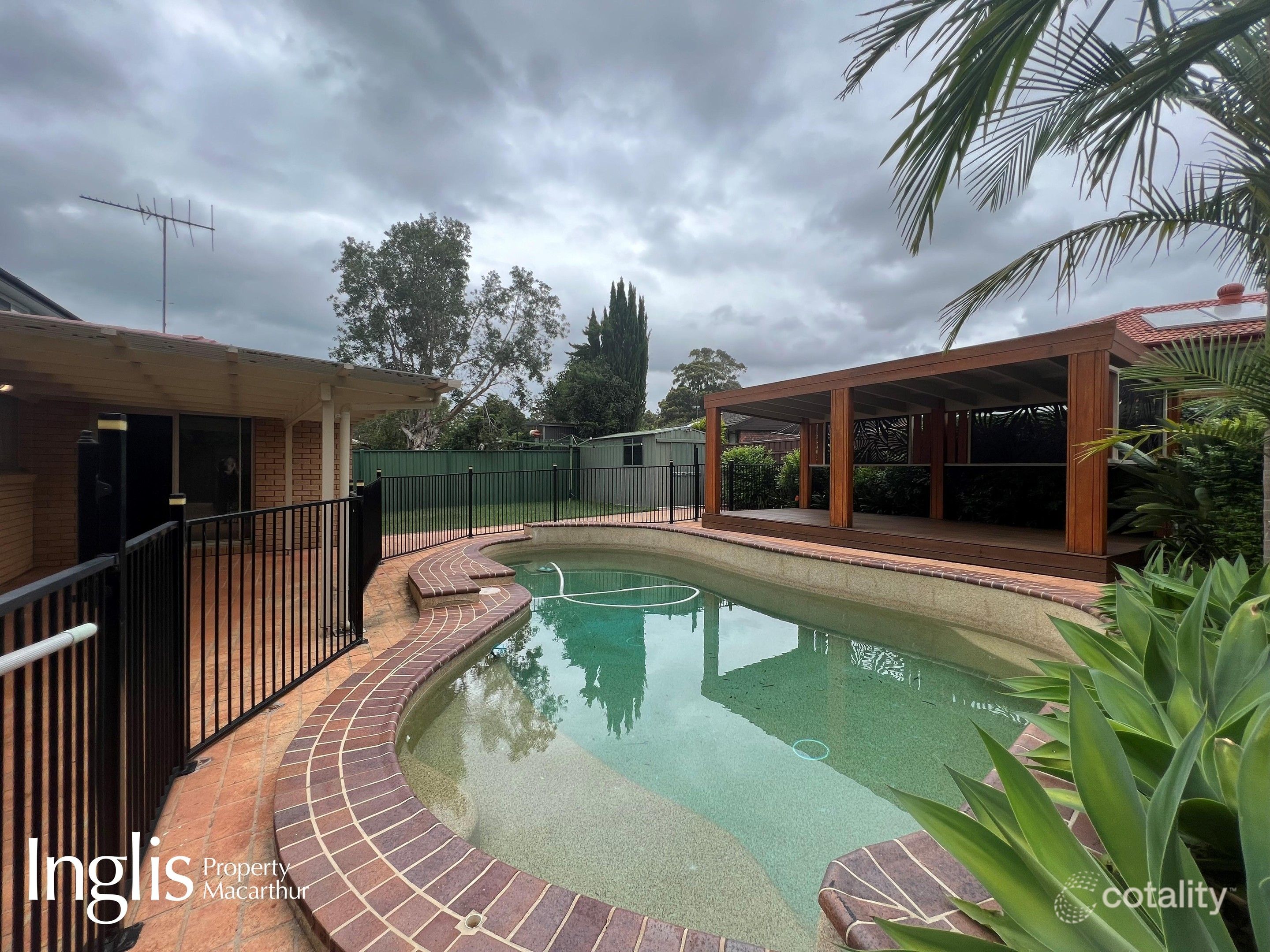 17 Lowe Cres, Elderslie, NSW 2570