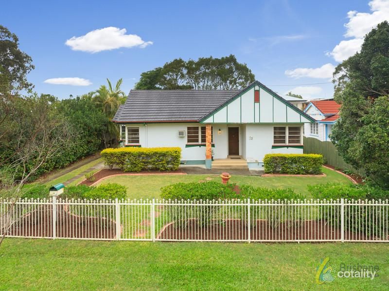 19 Sandon St, Graceville, QLD 4075