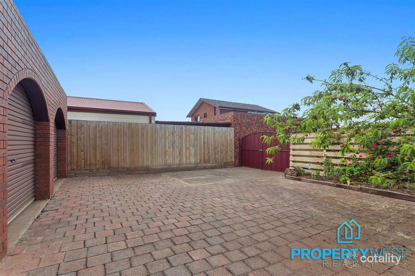 5 Crestmont Dr, Melton South, VIC 3338
