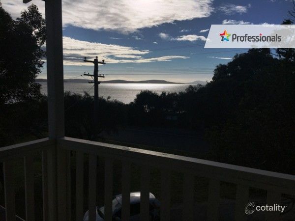 13 La Perouse Rd, Goode Beach, WA 6330