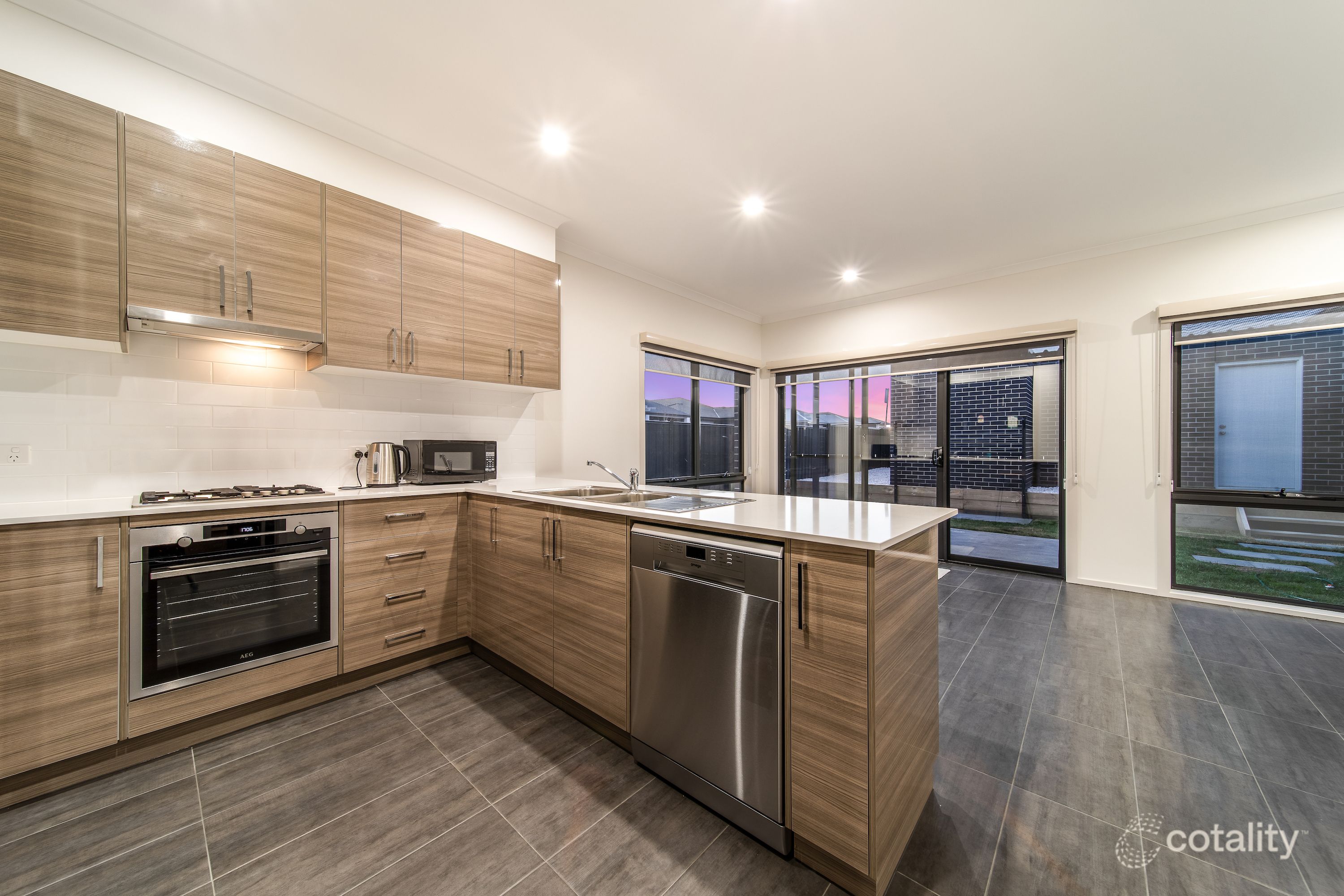 37 Rogers Rd, Googong, NSW 2620