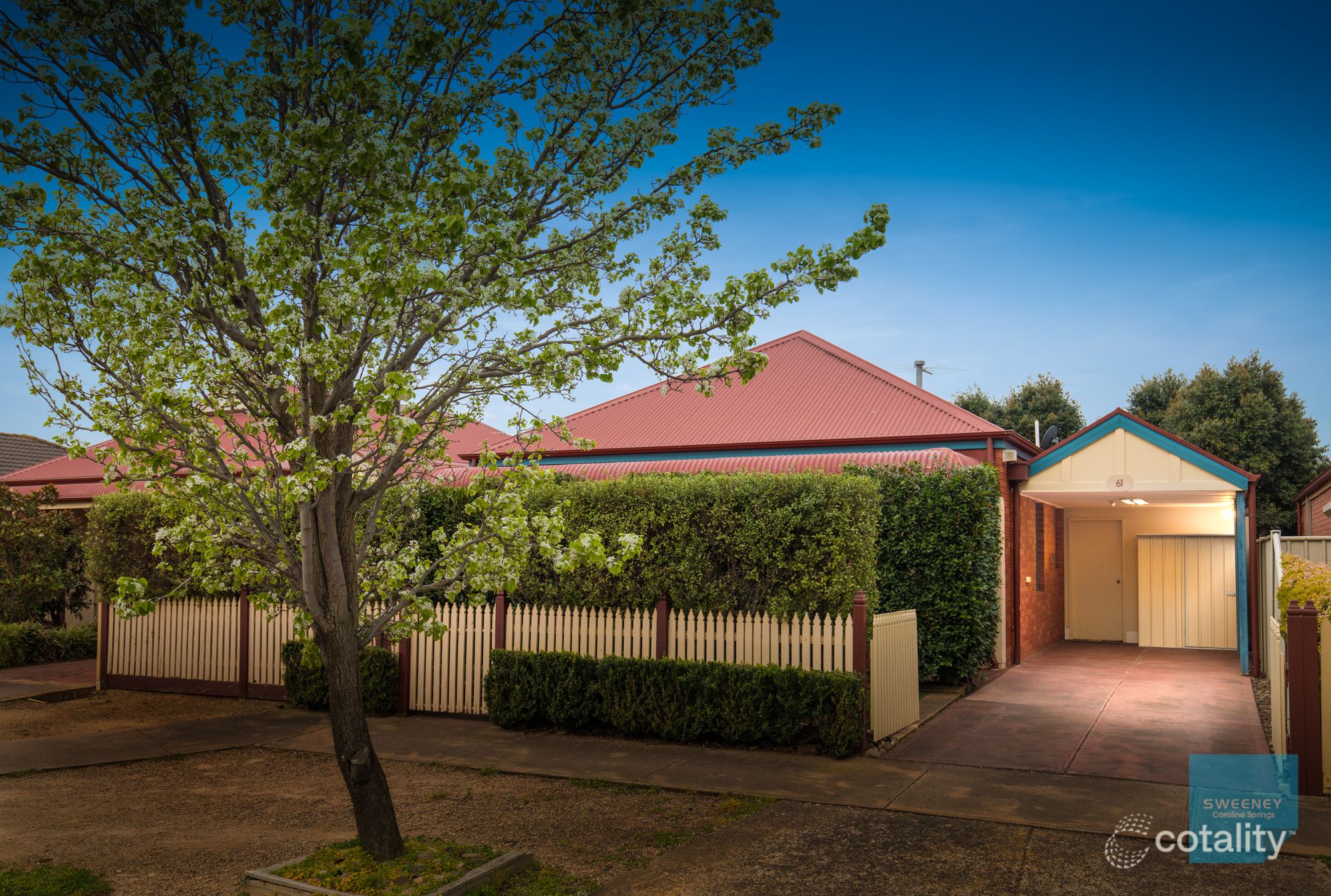 61 Northampton Cres, Caroline Springs, VIC 3023