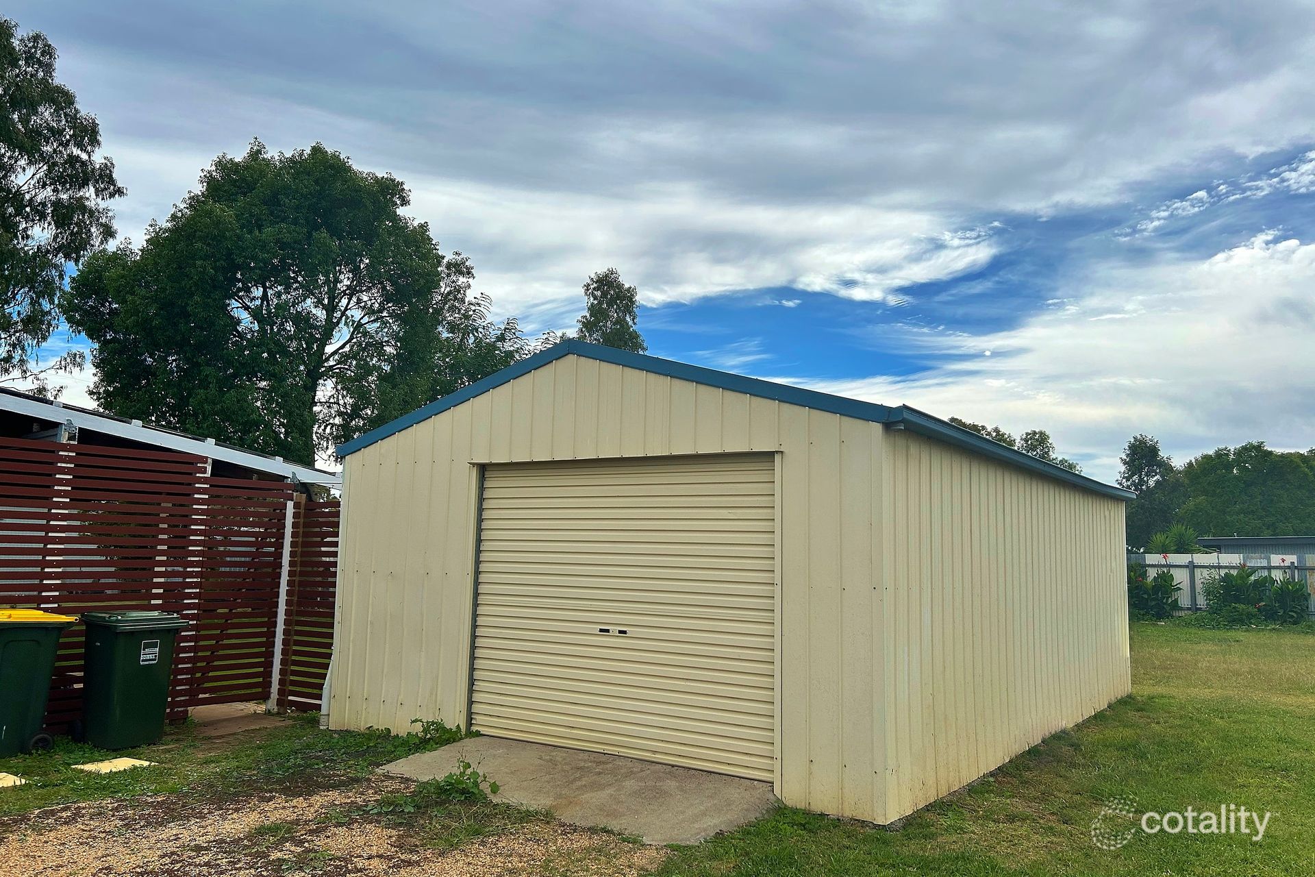 1 Blaxland Rd, Dalby, QLD 4405