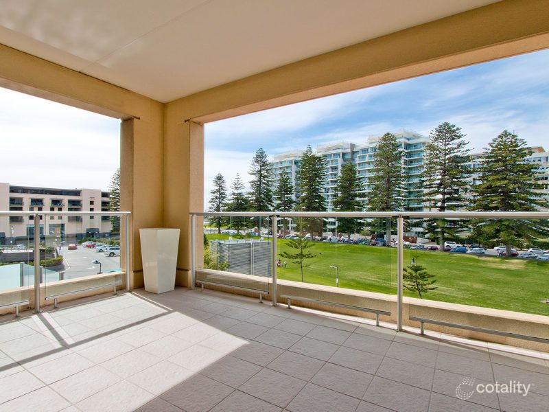305/19 Holdfast Prom, Glenelg, SA 5045