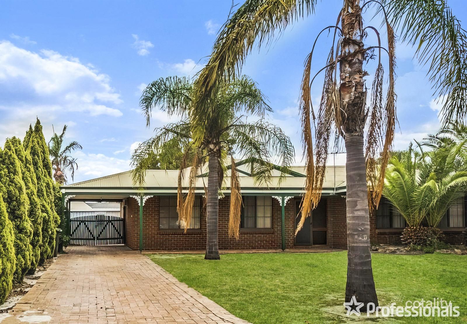 7 Millbank Ct, Alexander Heights, WA 6064