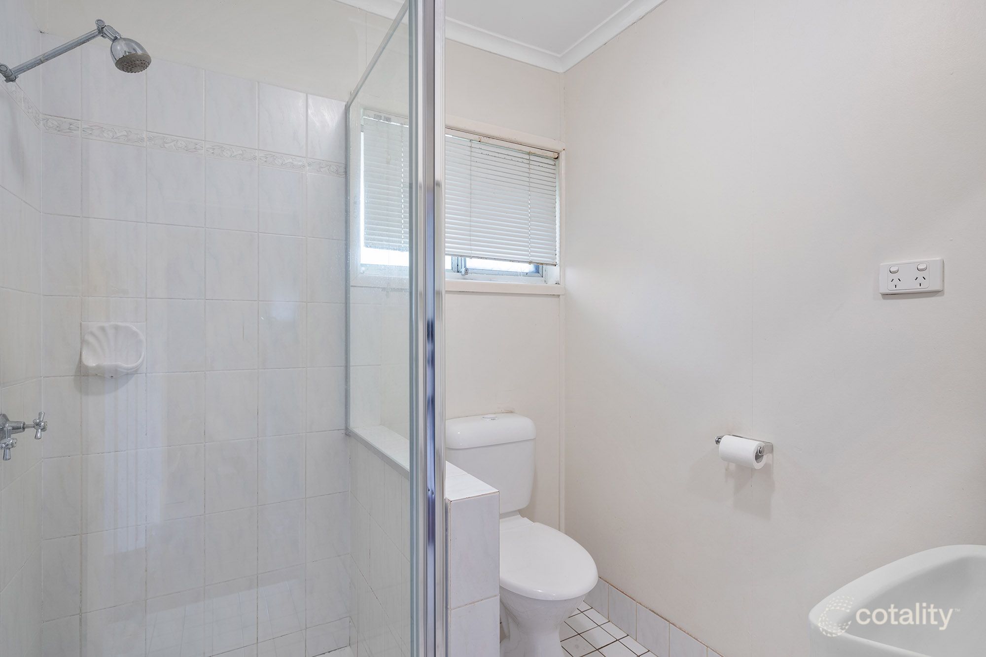 22 Roseglen St, Greenslopes, QLD 4120