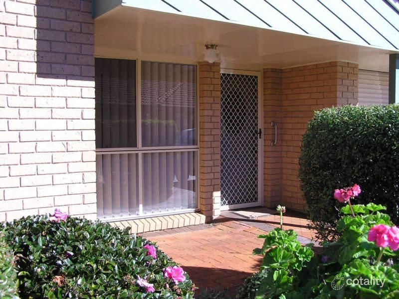 8/4-6 Glenfield Ct, Middle Ridge, QLD 4350
