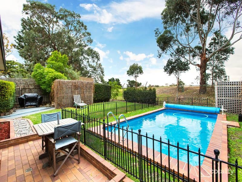 19 Cavendish Dr, Heatherton, VIC 3202