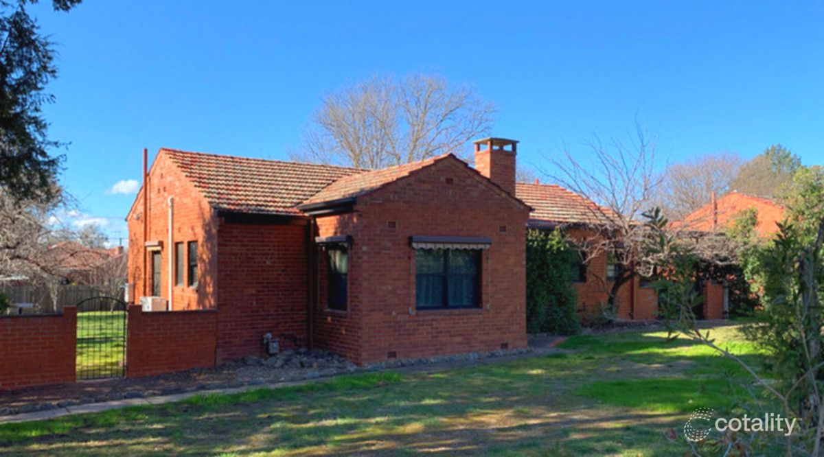 81 Captain Cook Cres, Narrabundah, ACT 2604