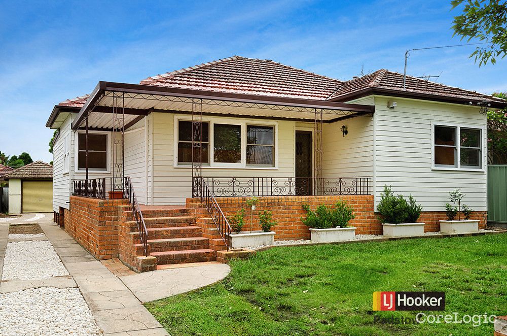 15 Chamberlain Rd, Padstow, NSW 2211