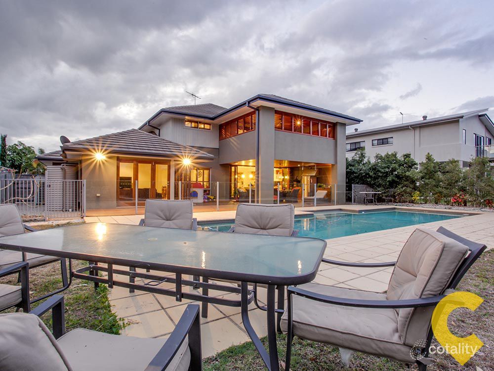 5 Nicklaus Pde, North Lakes, QLD 4509