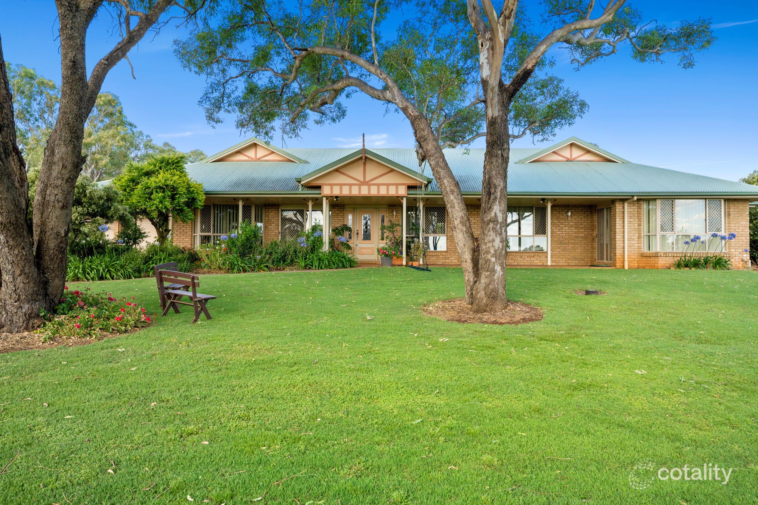 13 Rebecca St, Glenvale, QLD 4350