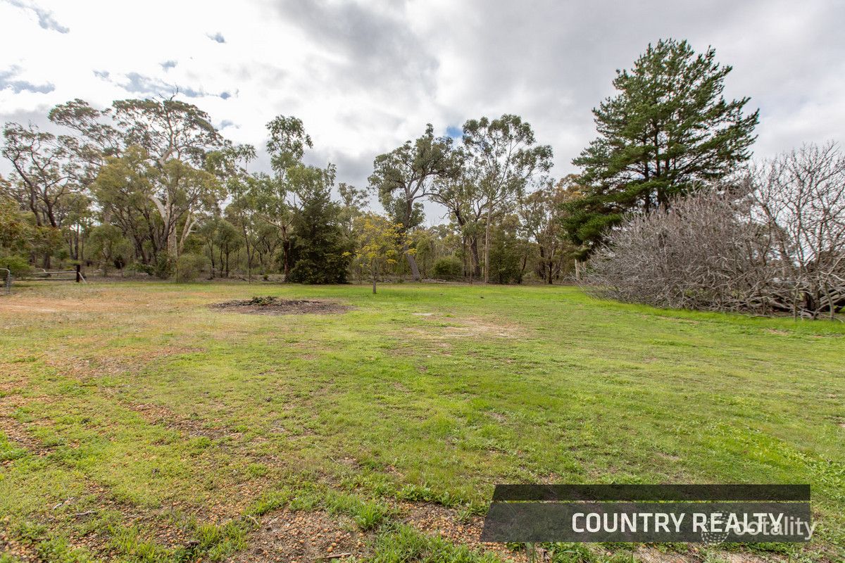 219 Tamma Rd, Bakers Hill, WA 6562
