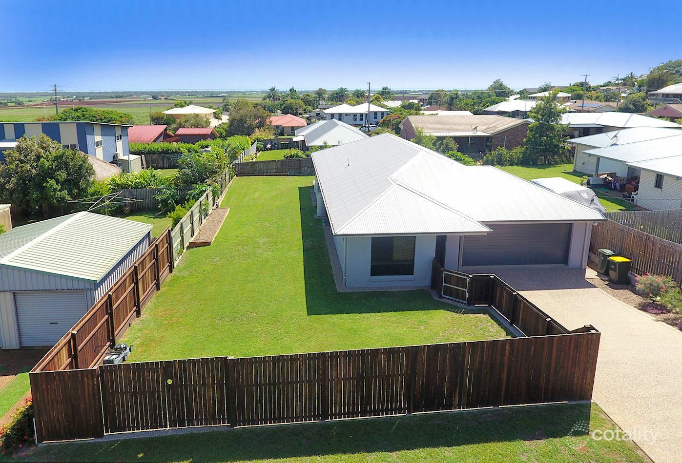 54 Linden Cres, Qunaba, QLD 4670