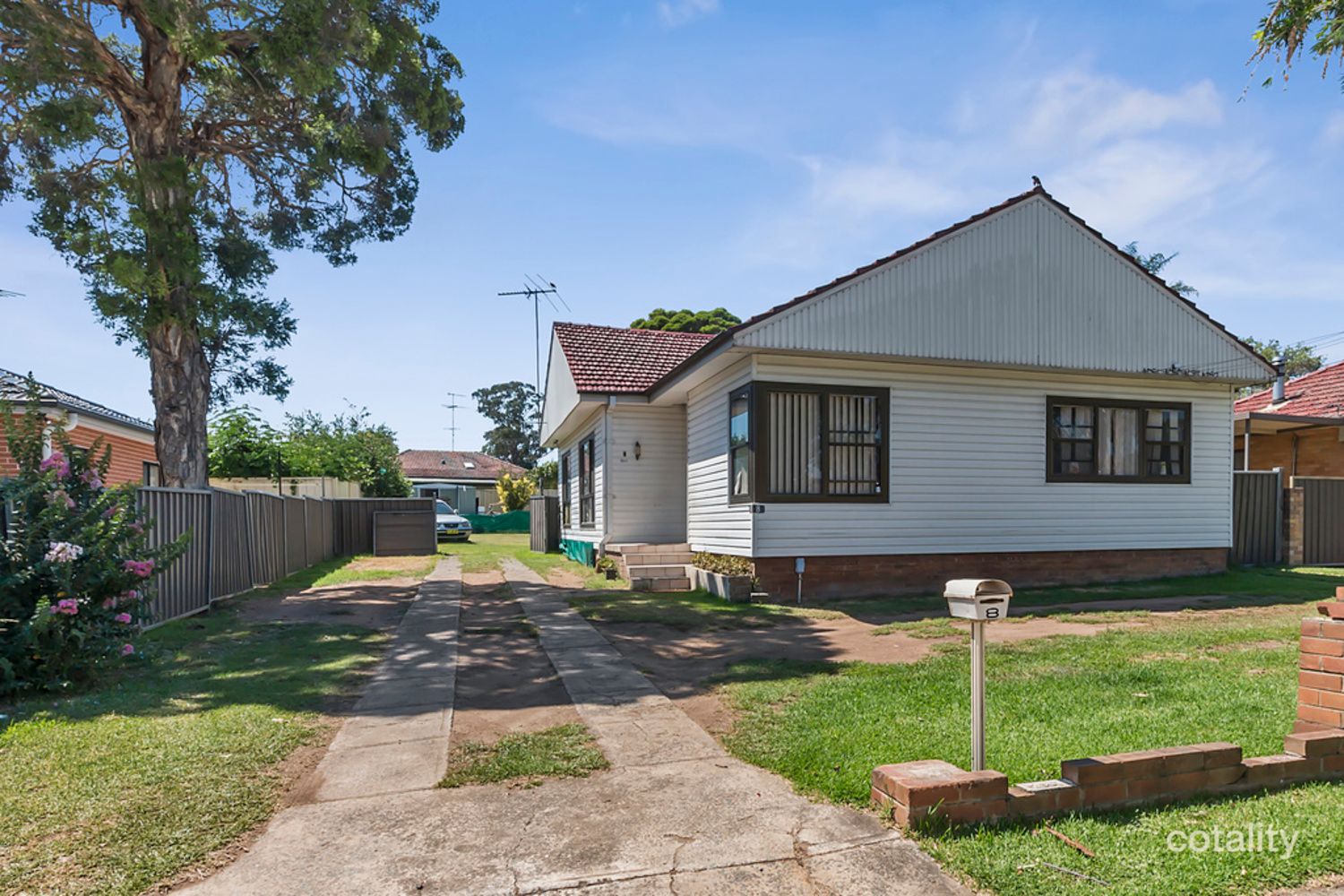 8 Hill Rd, Lurnea, NSW 2170