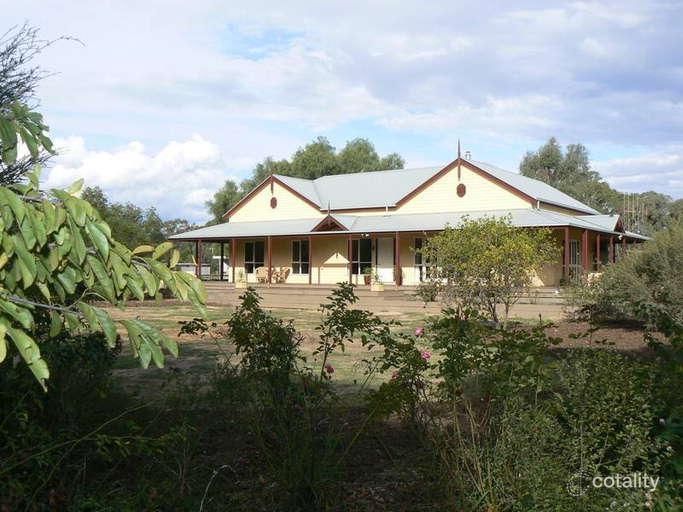 322 Bangerang Rd, Echuca Village, VIC 3564