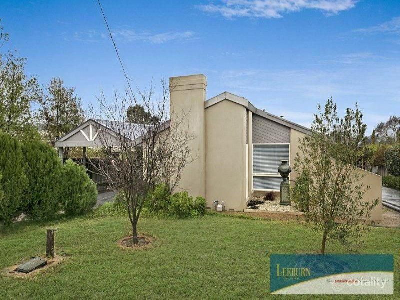 9 Vaughan St, Sunbury, VIC 3429