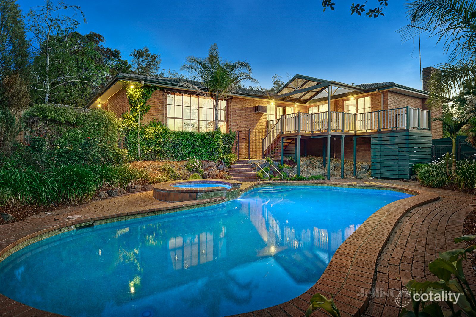 13 Lawsons Ct, Templestowe, VIC 3106
