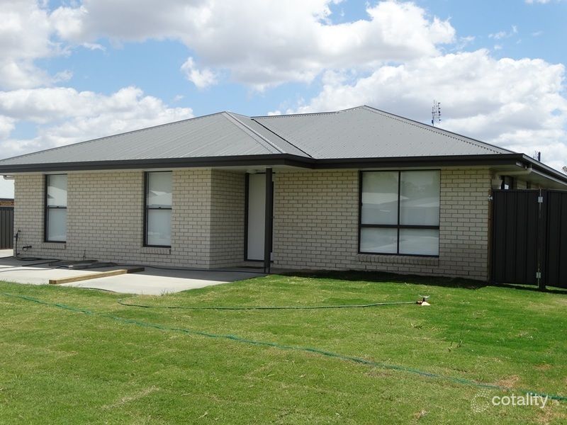 2/7 Dudley St, Chinchilla, QLD 4413