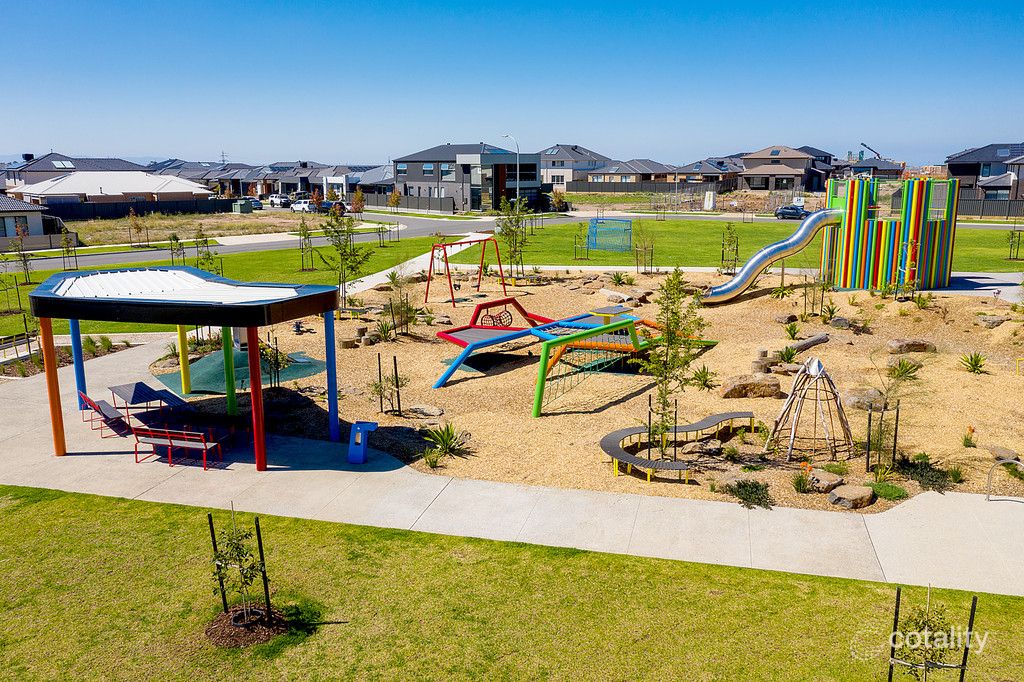 11 Seafarers Cres, Greenvale, VIC 3059