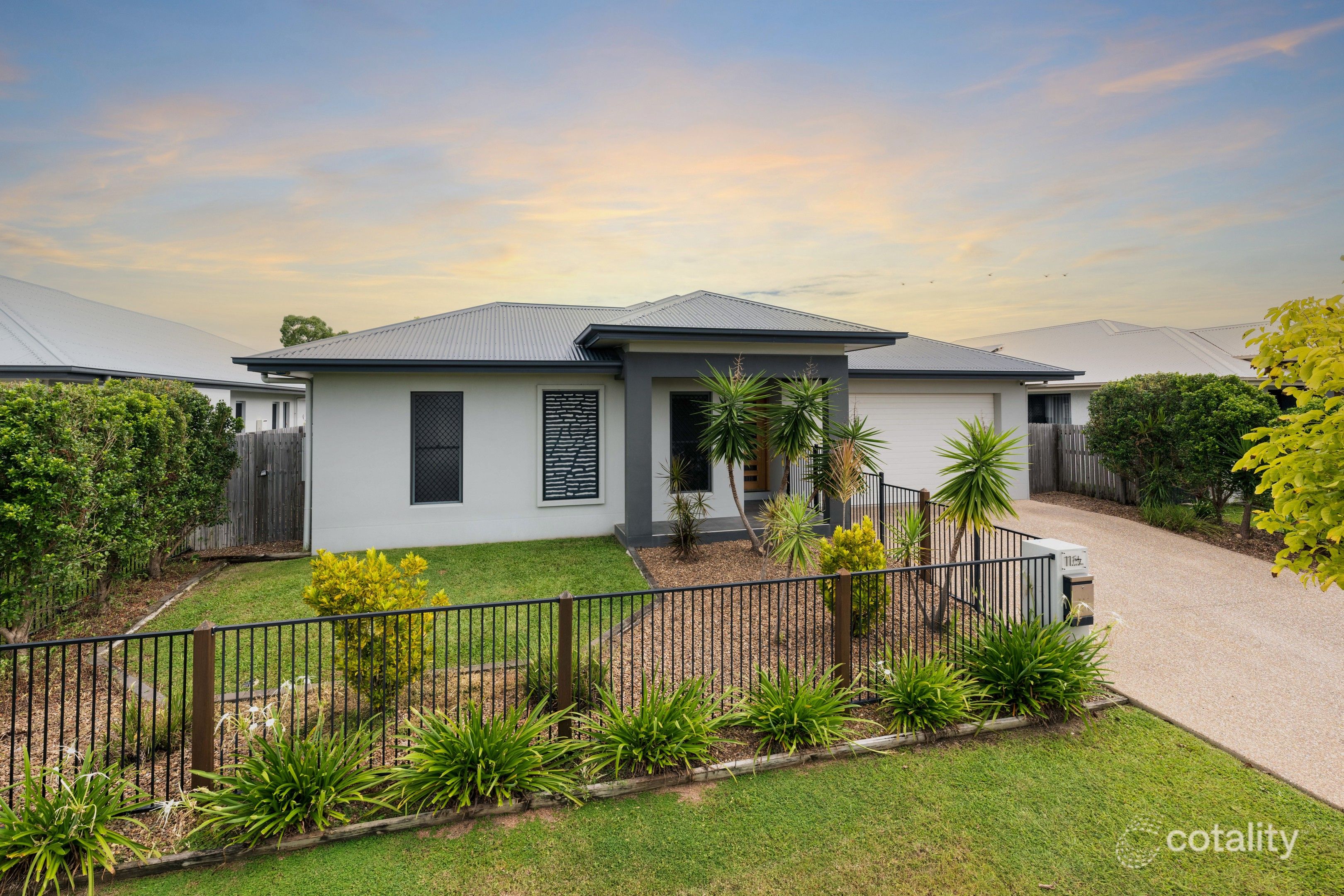11 Friday Ave, Burdell, QLD 4818