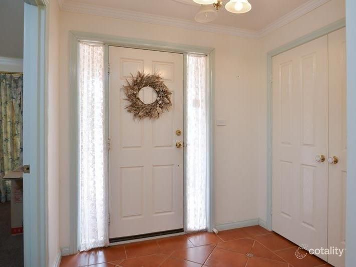 10 Paddington Dr, Hannans, WA 6430