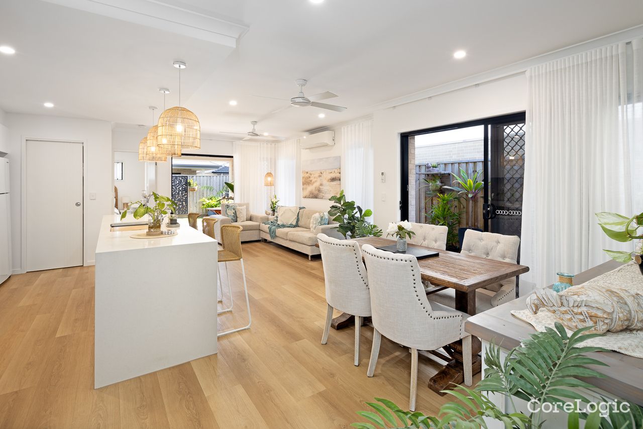 48 Lakeview Prom, Newport, QLD 4020