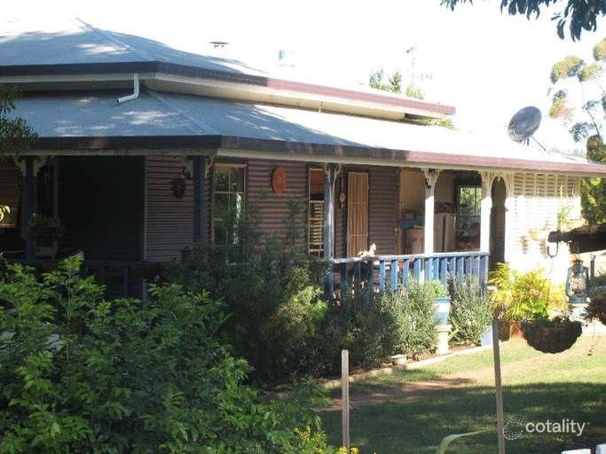 69 Albert St, Crows Nest, QLD 4355