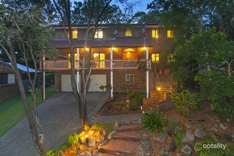 6 Dewrang St, Chapel Hill, QLD 4069