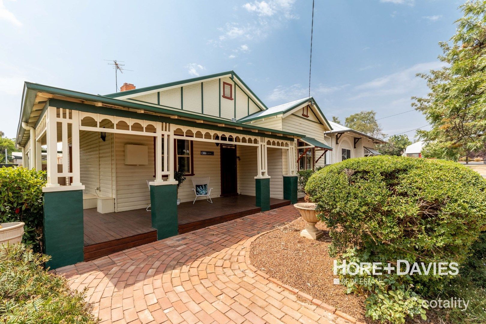 29 Norman St, Turvey Park, NSW 2650