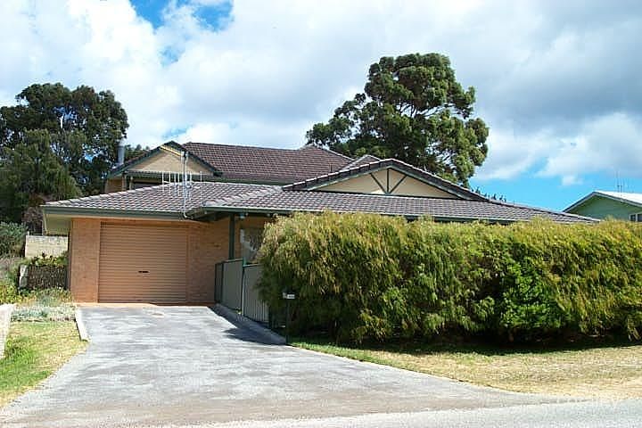 144 Bay View Dr, Little Grove, WA 6330