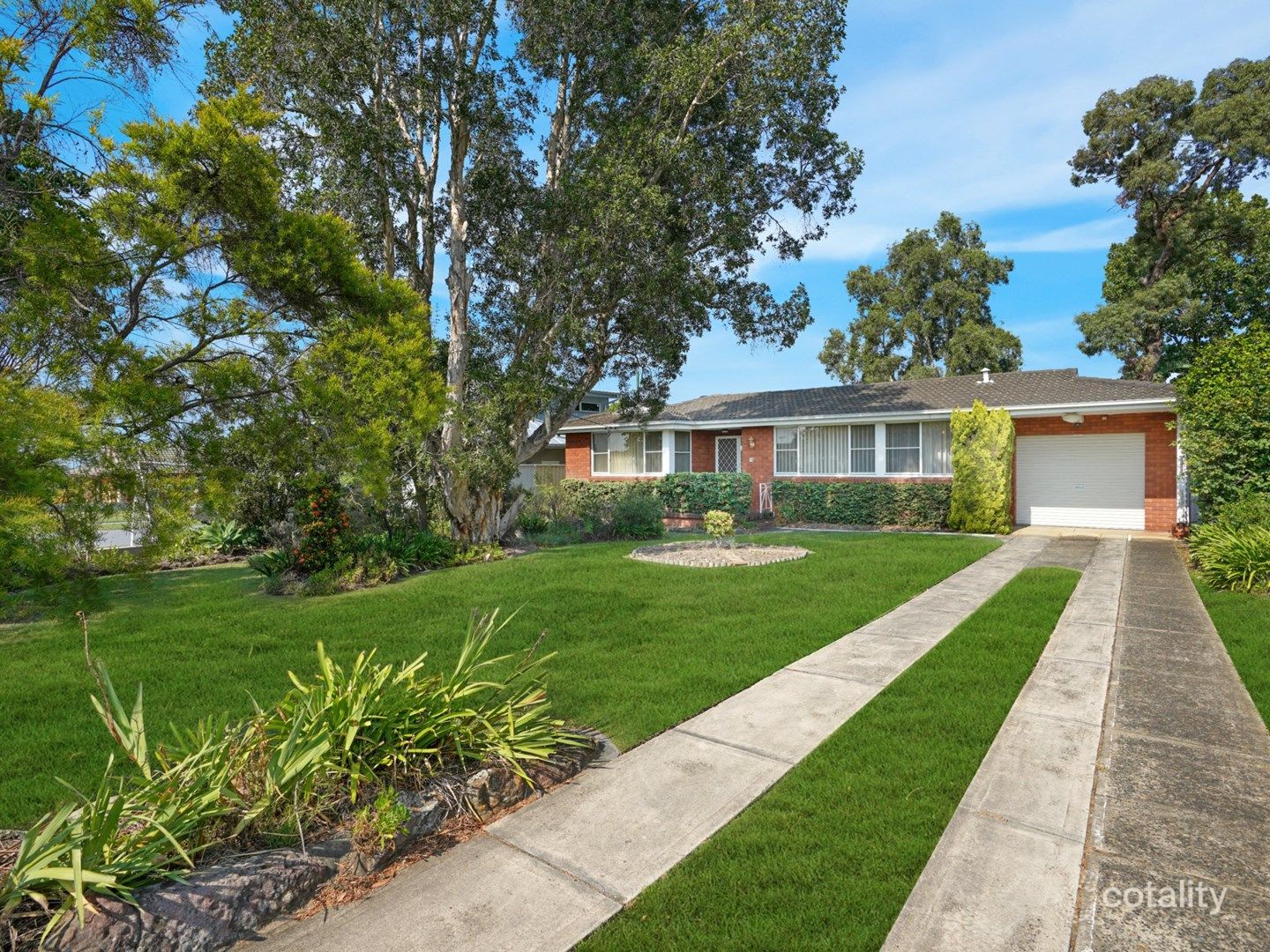 13 Attlee Pl, Winston Hills, NSW 2153