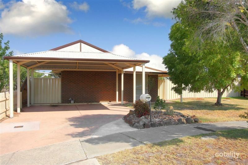13 Yanchep Ct, Taylors Lakes, VIC 3038
