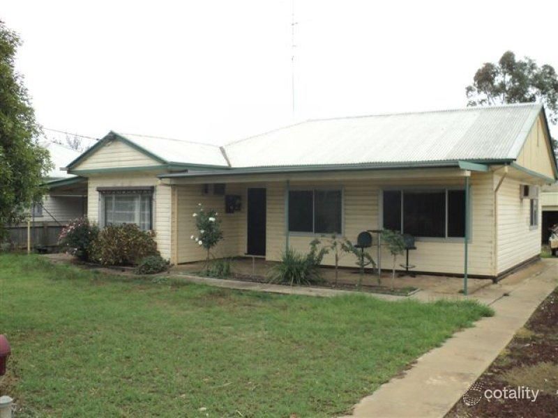 18 Hamilton Rd, Coleraine, VIC 3315