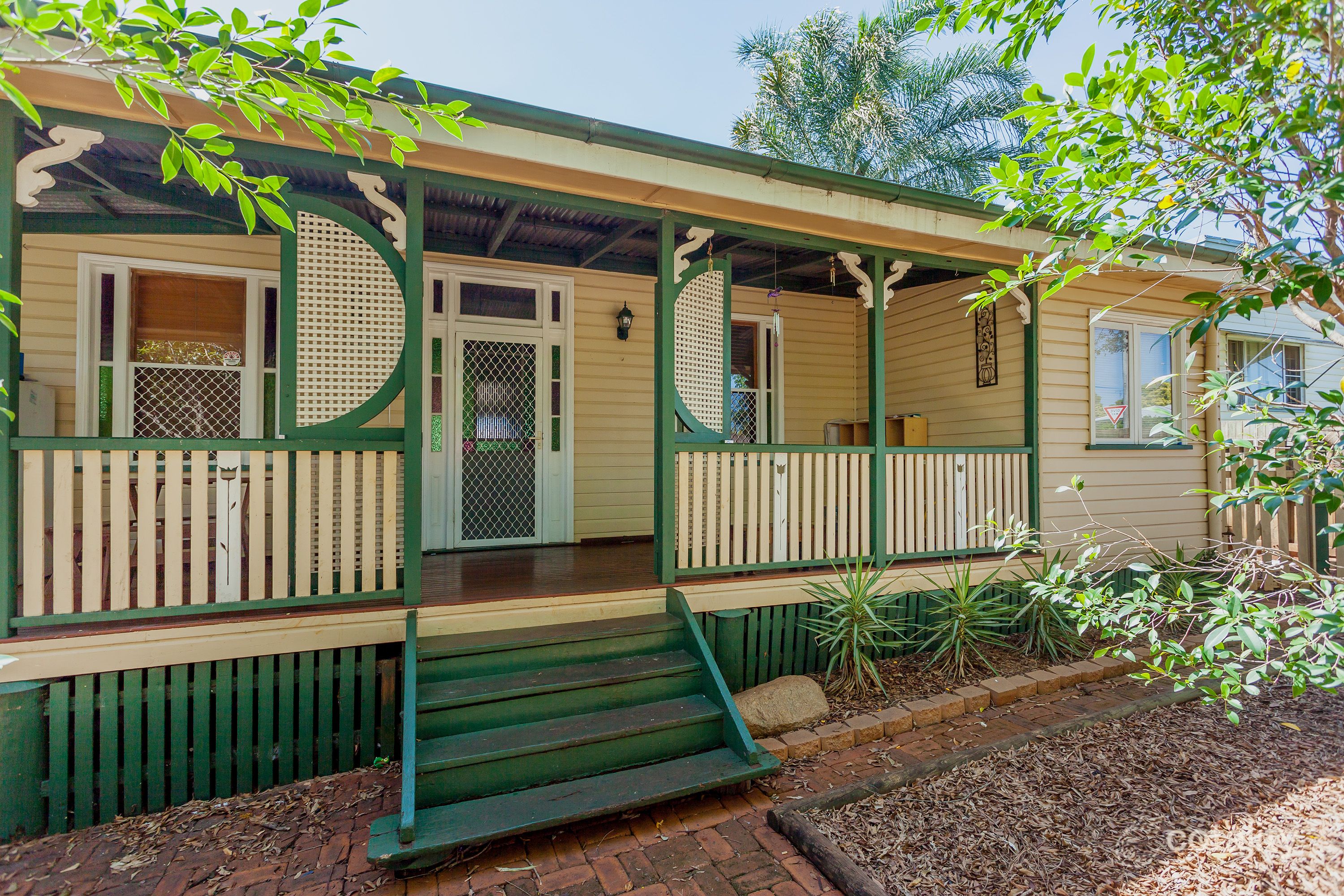 38 Esmond St, Rockville, QLD 4350