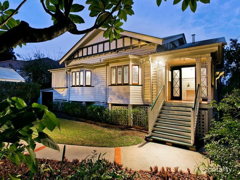 301 Edinburgh Castle Rd, Wavell Heights, QLD 4012