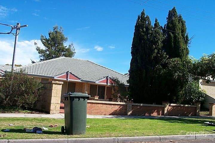 2/11 Norman St, St James, WA 6102