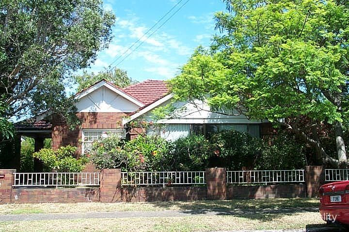 2 Orient Rd, Hamilton North, NSW 2292
