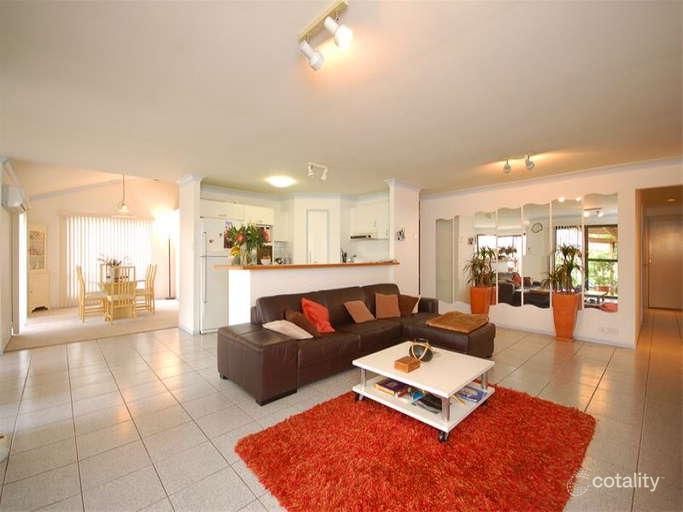 46 Westlake Dr, Mount Ommaney, QLD 4074