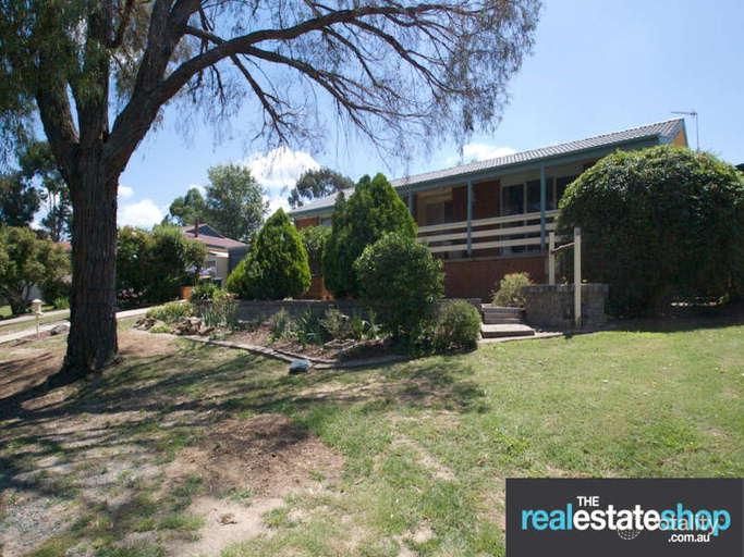 54 Holden Cres, Wanniassa, ACT 2903