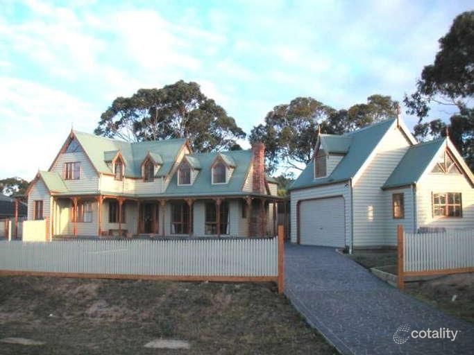 2 Sweetwater Dr, Frankston South, VIC 3199